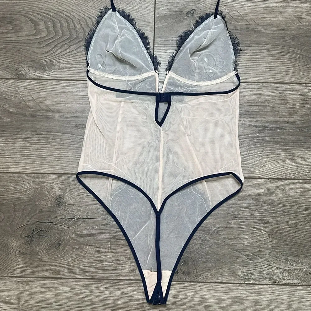 Victoria’s Secret V Wire Beige And Blue Lace V-String Teddy Bodysuit Size Medium